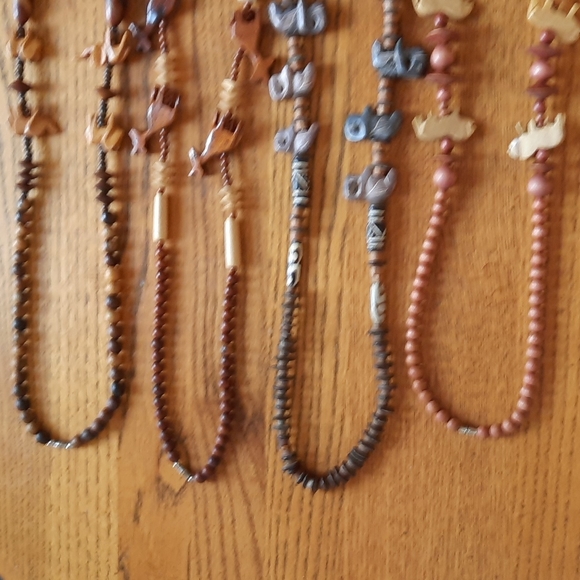 4 TRIBAL/AFRICAN CARVED WOOD & STONE NECKLACES - Picture 6 of 10